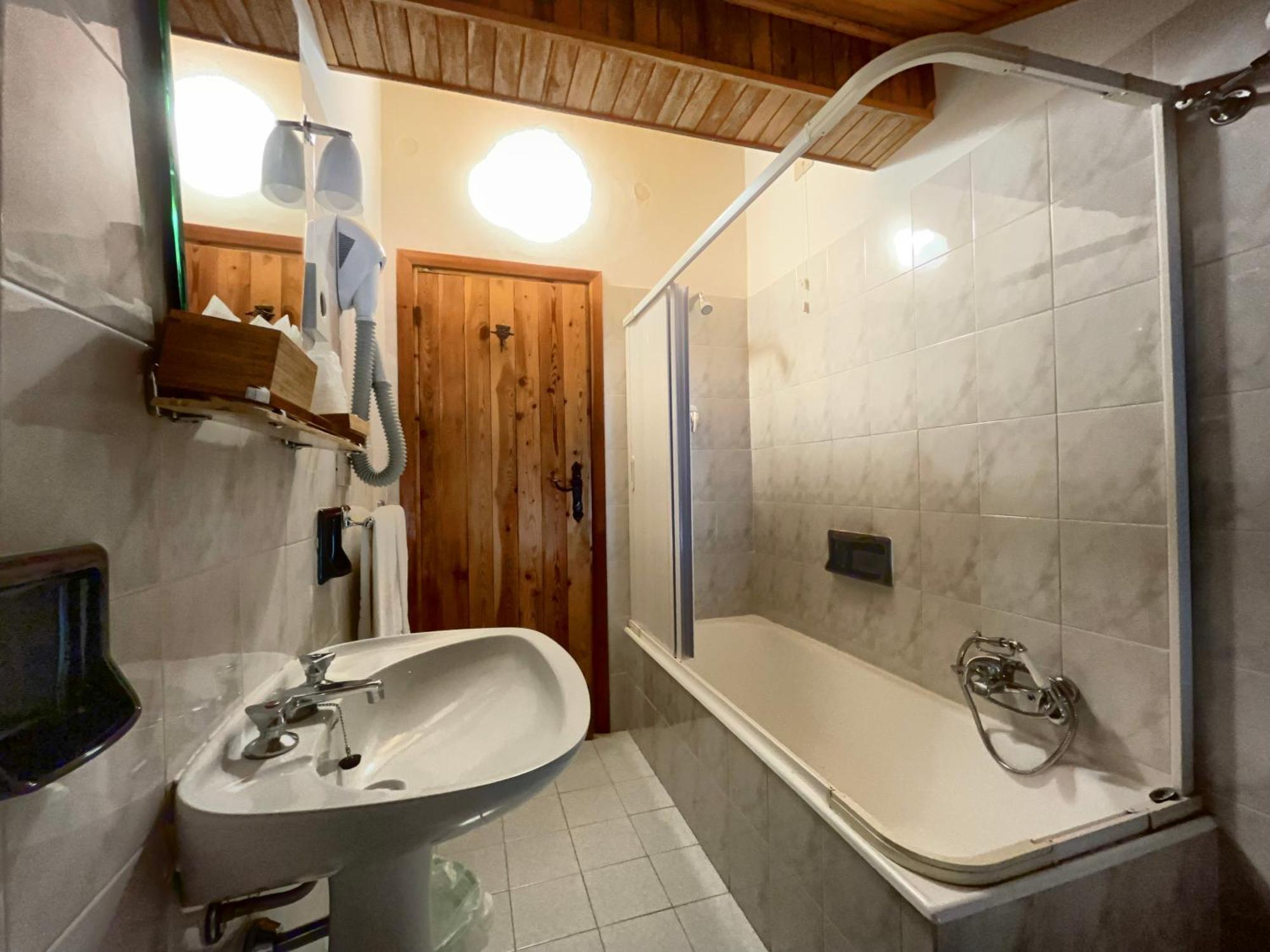 Hotel Garni Mille Pini 스칸노 외부 사진